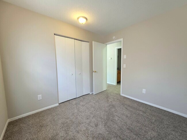 Building Photo - 1123 Hillcrest Ave