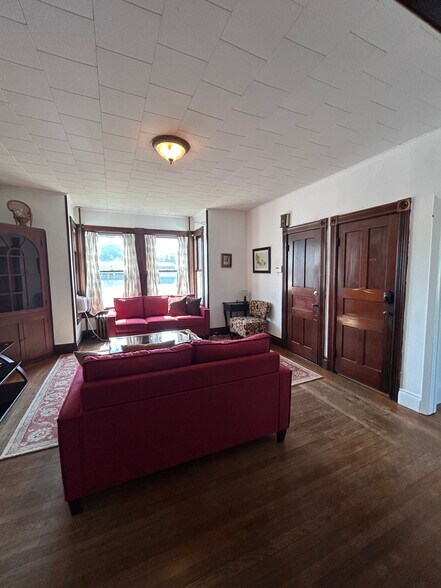 Building Photo - 223 Union Ave