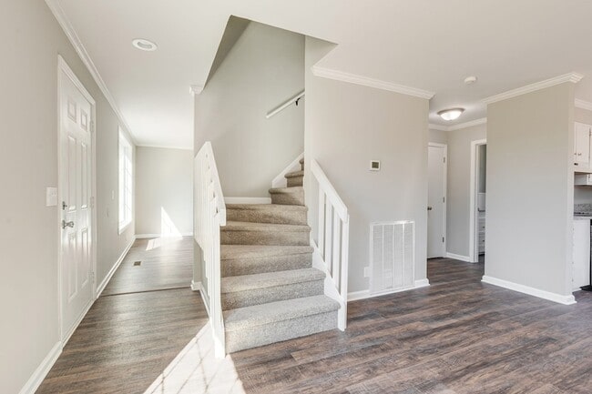 Building Photo - 1311 Mini Ct N