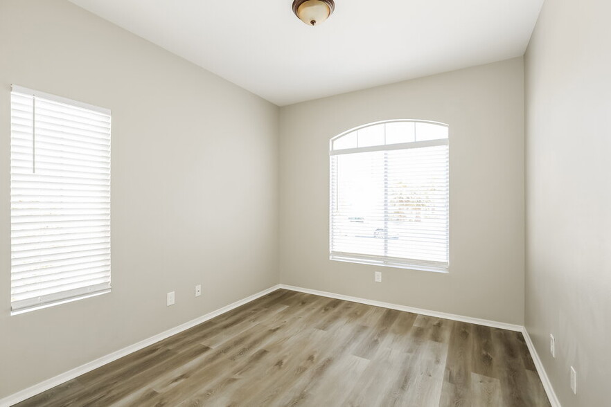 Building Photo - 1737 Villa Vista Way