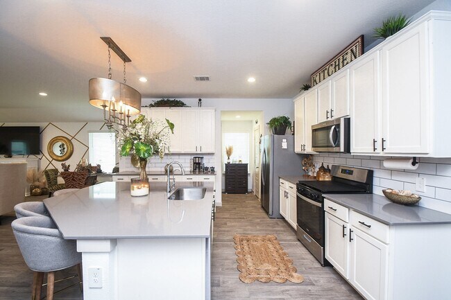 Building Photo - 7723 Golden Rubia Ln