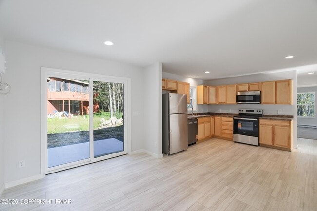 Building Photo - 458 Country Pl Dr