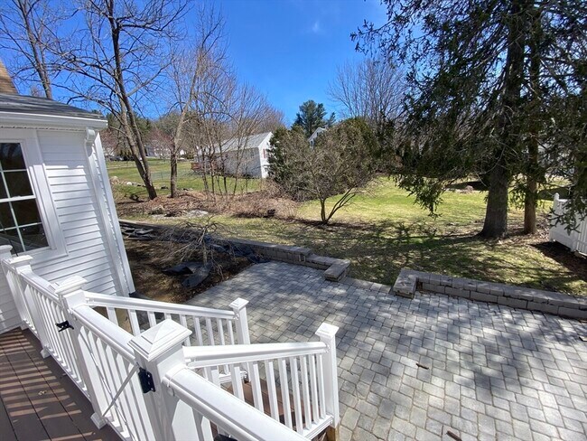 Building Photo - 74 Moore Ave