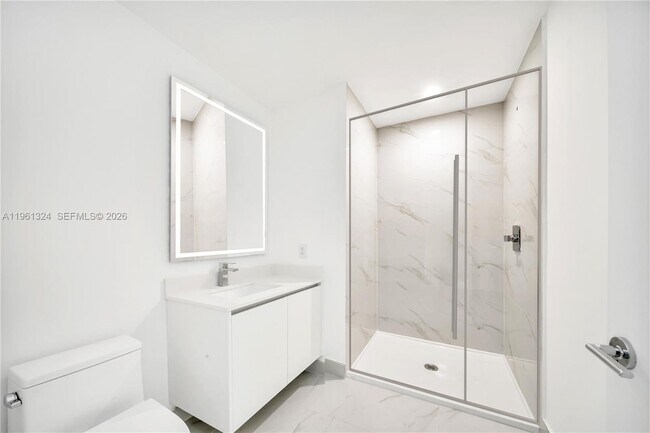 Building Photo - 700 NE 24th St