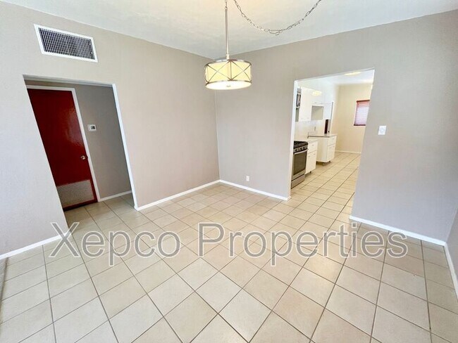 Building Photo - 4019 Cll San Raphael