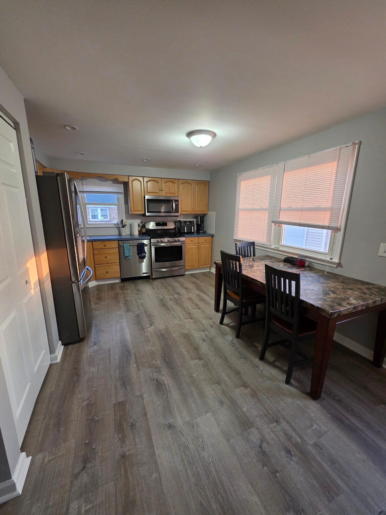 Building Photo - 4118 Highview Pky