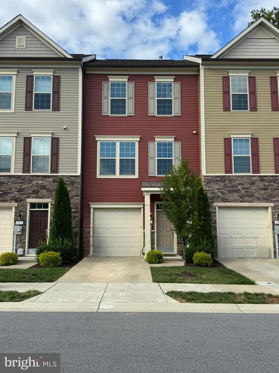 Building Photo - 255 Armenian Oak Dr