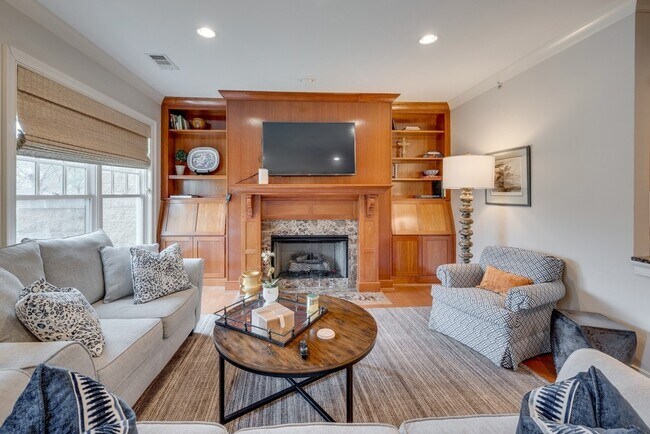 Building Photo - 3127 Long Blvd