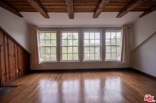 Building Photo - 12056 Laurel Terrace Dr