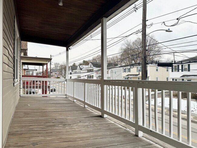 Building Photo - 328 Stevens St