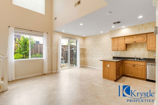 Building Photo - 664 Julmar Cir