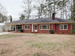 Building Photo - 1683 Woodlawn Ave