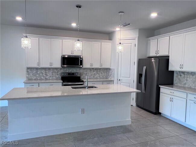 Building Photo - 3700 Passion Vine Dr