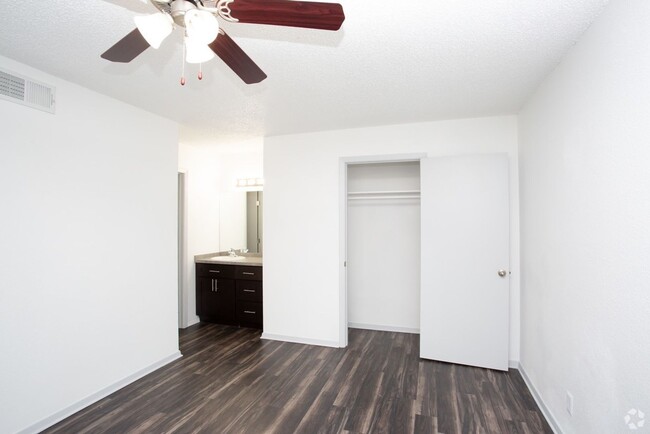 Interior Photo - Short Hills Apartments