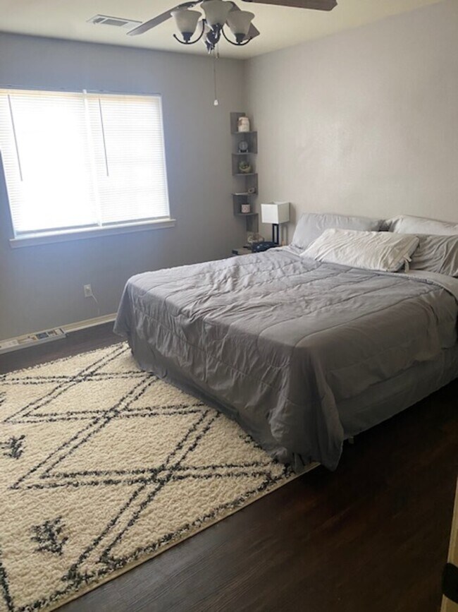 Building Photo - Fair St Apartments - Premier Data Works LLC