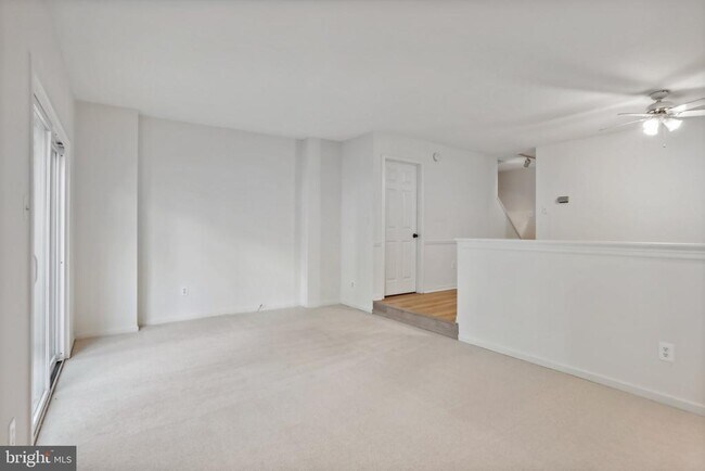 Building Photo - 3202 Eaton Ct