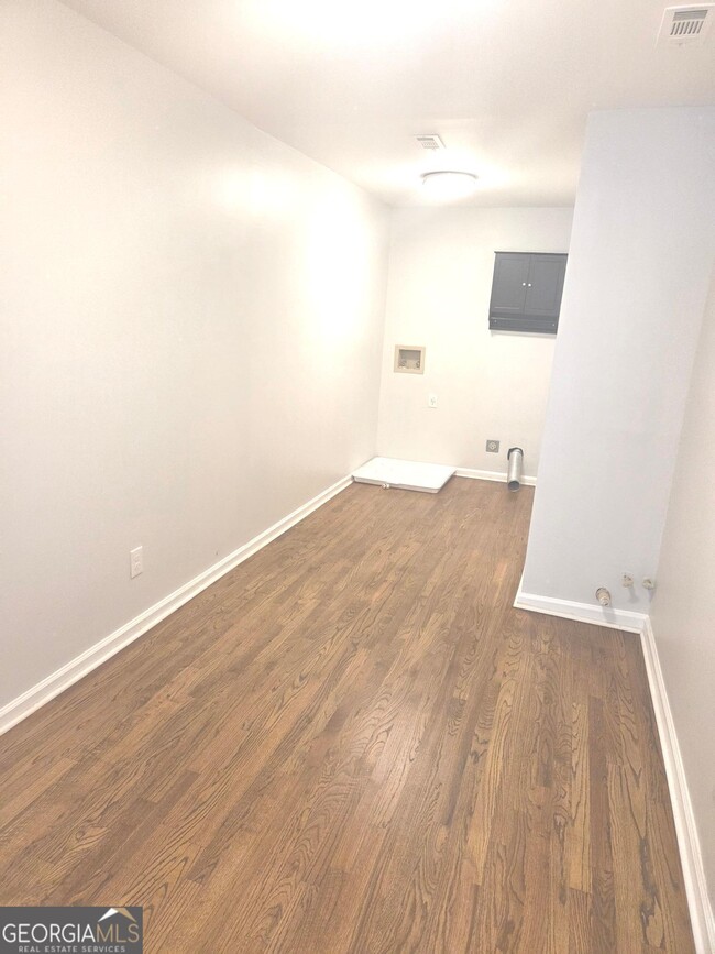 Building Photo - 3770 Glennvale Ct