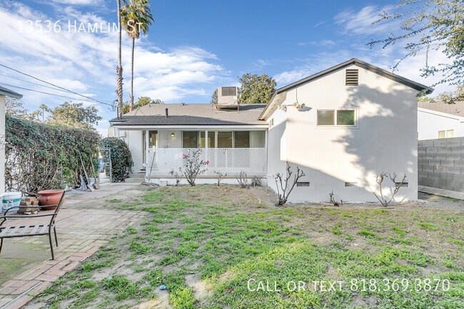 Building Photo - 13536 Hamlin St