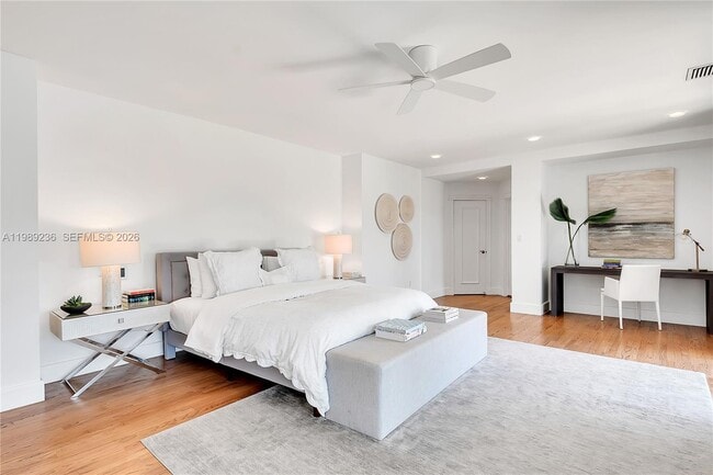 Building Photo - 3425 Alhambra Cir