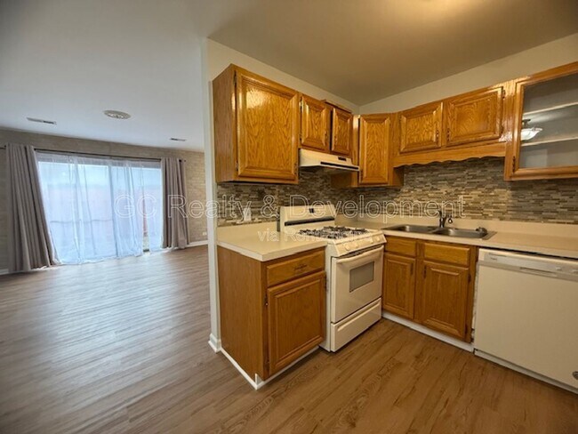 Building Photo - 1565 Burton Ct