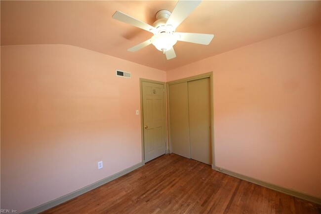 Building Photo - 8356 Cape View Ct