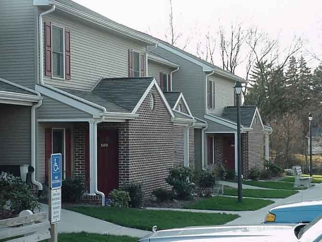 Primary Photo - Hillside Heights