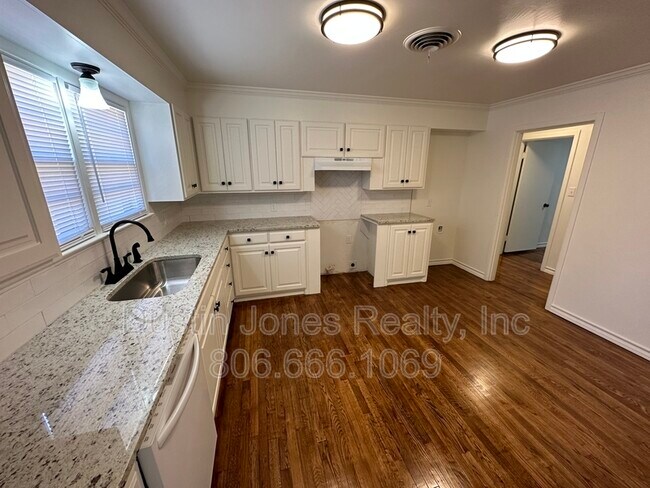 Building Photo - 4414 39th St