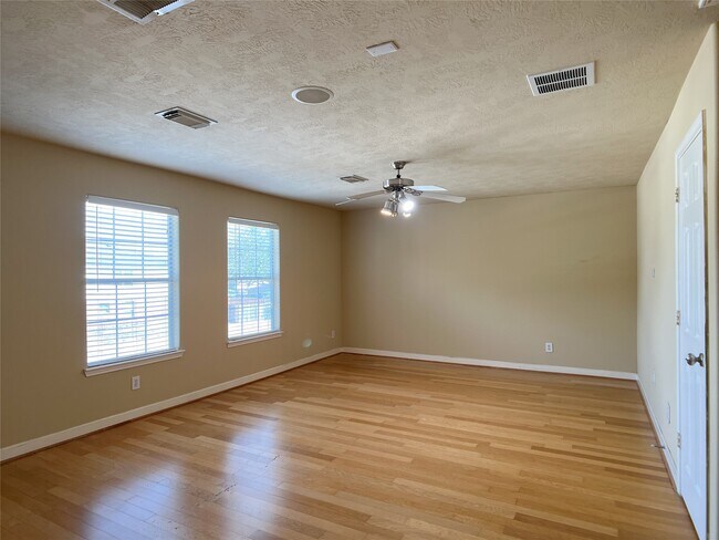 Building Photo - 11827 Edenstone Dr