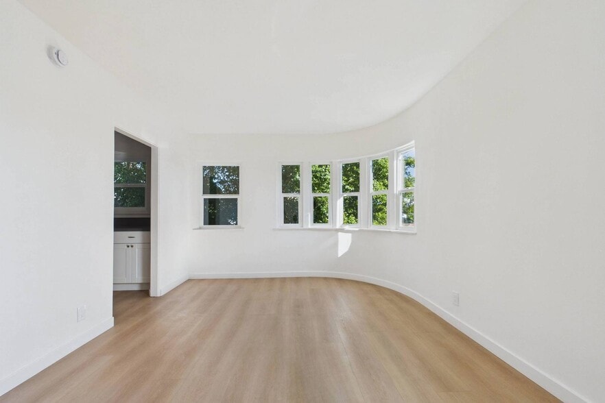 Building Photo - Wilcox Apartments