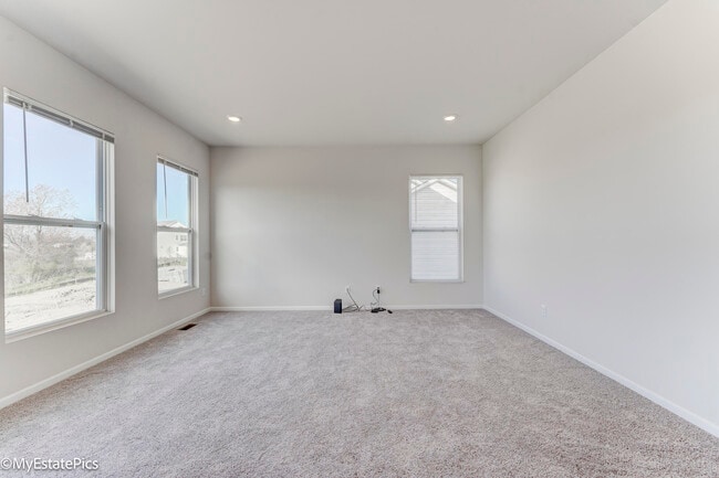 Building Photo - 2780 Riverview Ln