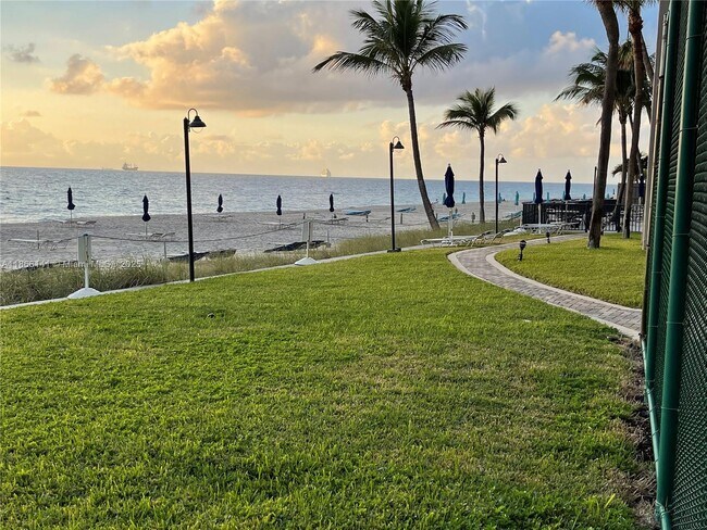 Building Photo - 3800 Galt Ocean Dr