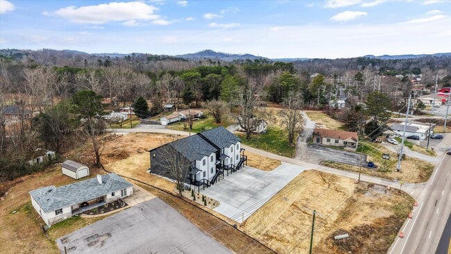 Building Photo - 8302 Lobelia Ln