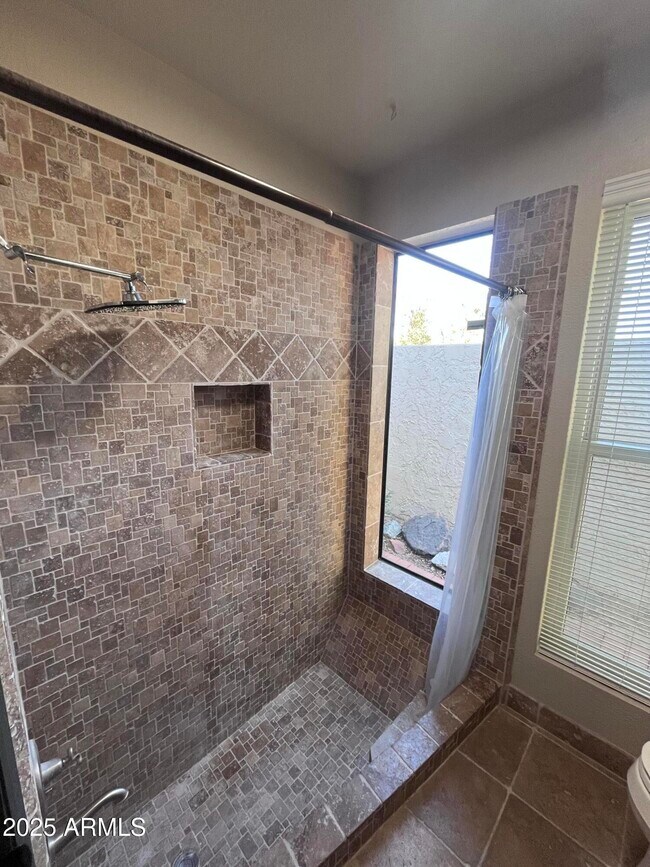 Building Photo - 2129 E Huntington Dr