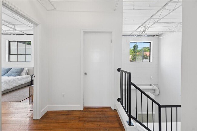 Building Photo - 820 DeKalb Ave NE