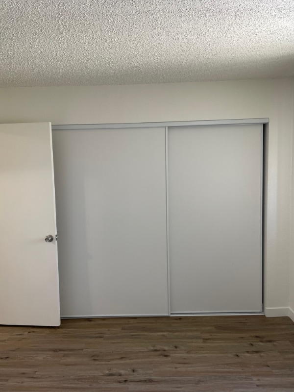 Building Photo - 220 E 12th St