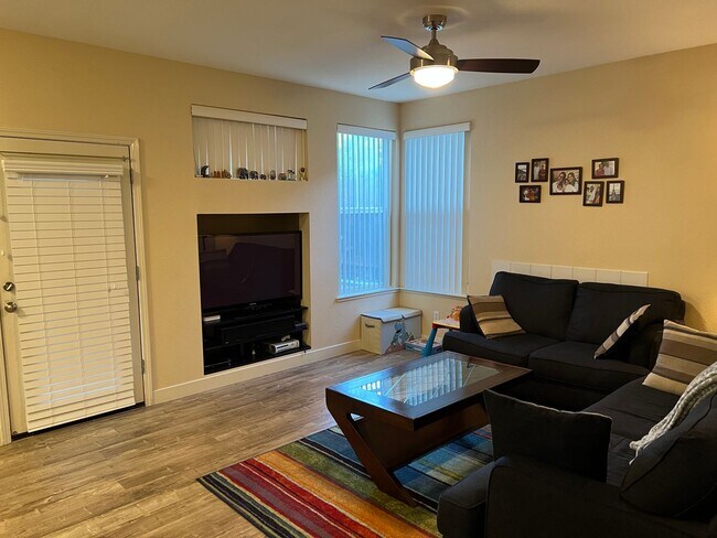 Building Photo - Charming 4 Bedroom Ridgeview Large Lot Home!