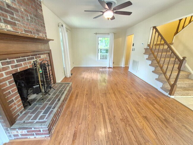 Building Photo - 125 Ivywood Dr