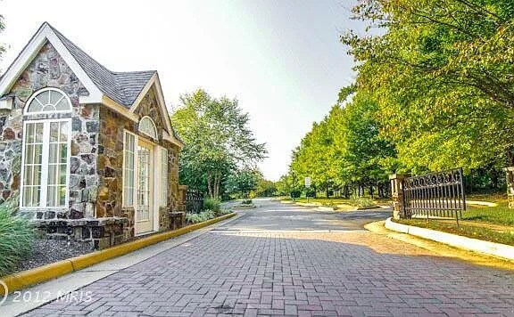 Community Entrance - 6215 Split Creek Ln