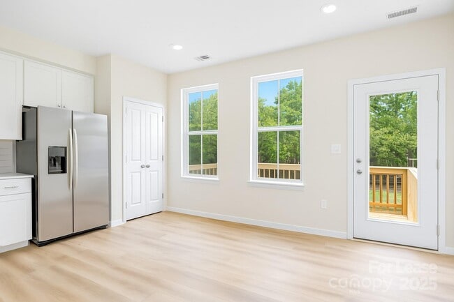 Building Photo - 3322 Beeler Ln