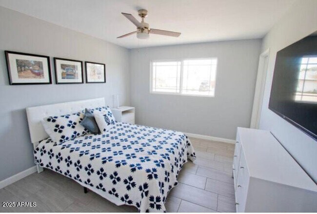 Building Photo - 1808 N 75th Pl