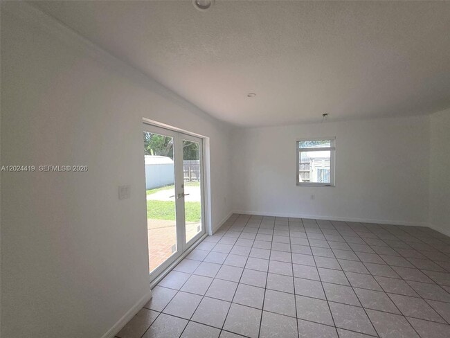 Building Photo - 9971 Dominican Dr