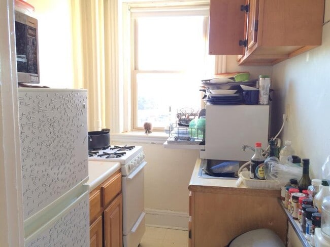 Building Photo - bedroom in Boston MA 02215