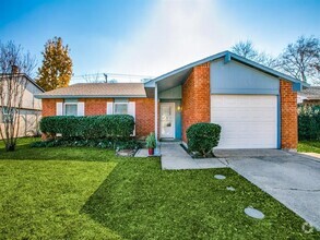 Building Photo - 802 Rolling Ridge Dr