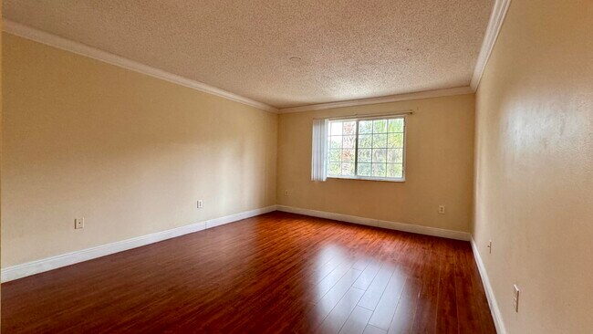 Building Photo - 5055 Wiles Rd