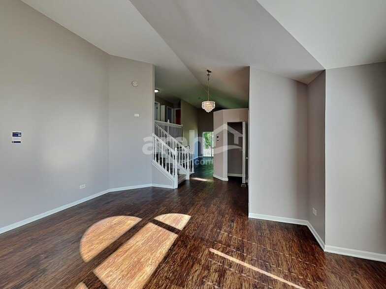 Building Photo - 2307 White Eagle Dr