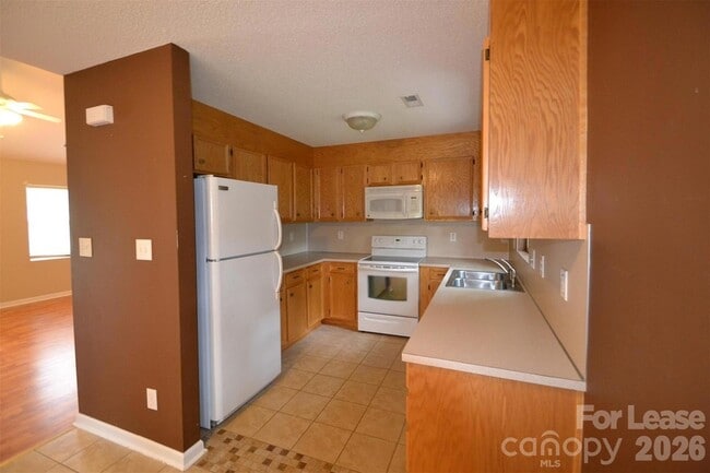 Building Photo - 112 Dundee Ct