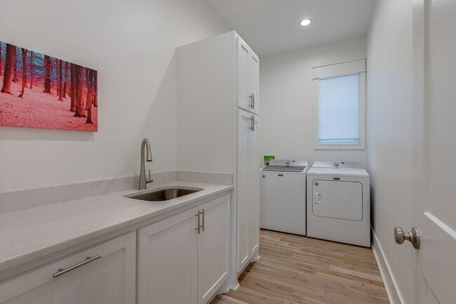 Building Photo - Franklin Home For Lease