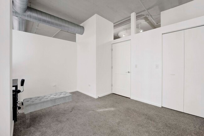 Building Photo - 1524 S Sangamon St