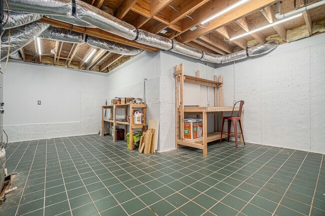 Building Photo - Charleston-Style East Atlanta Entertainer'...