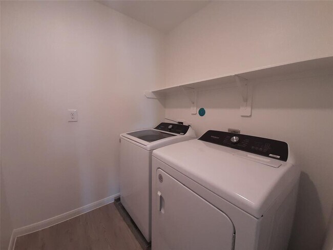 Building Photo - 23926 Escardilla Dr